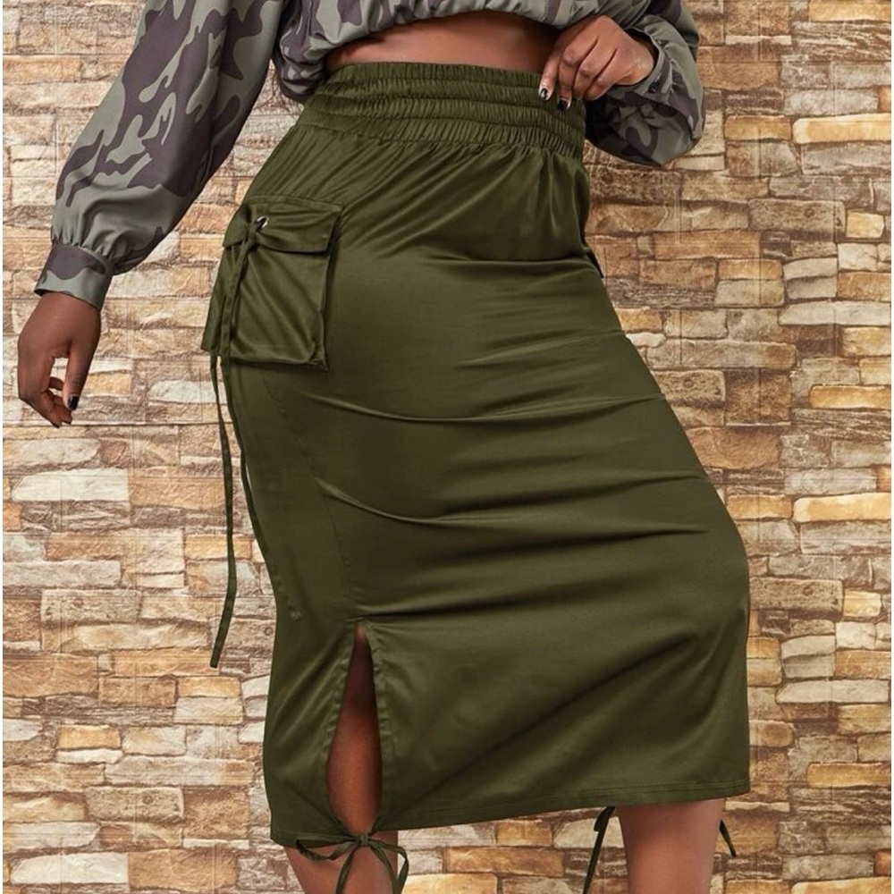 Plus Flap Pocket Split Knot Hem Skirt